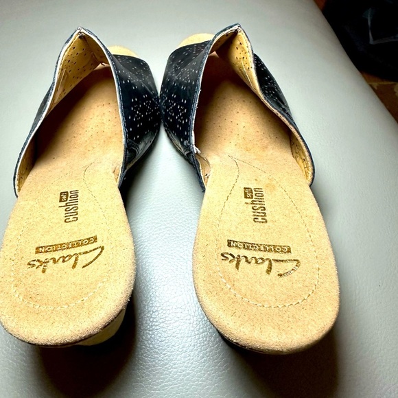 Clarks Women's Helio Corridor Leather Wedge - Black Leather - Size 8.5 EUC - Picture 7 of 8